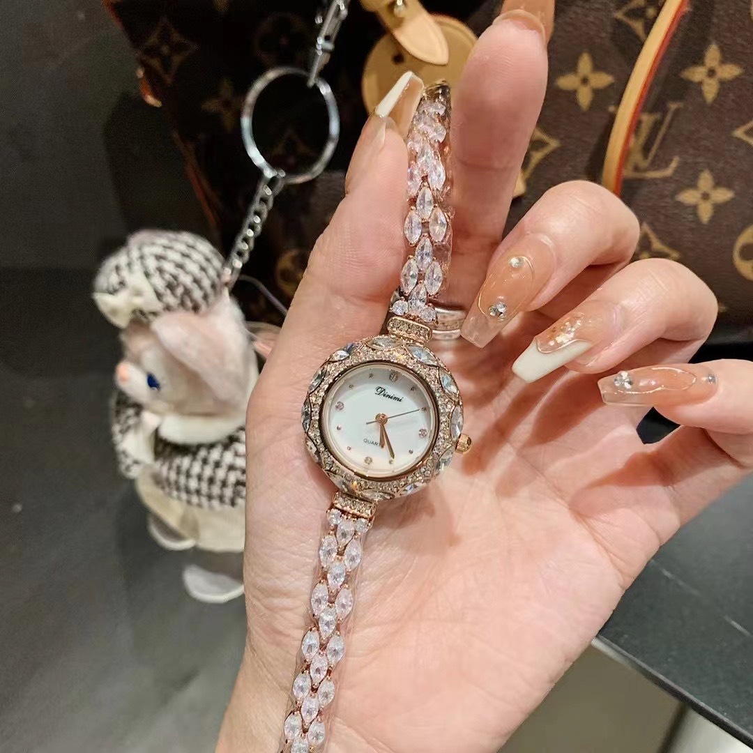 Relógio de pulseira feminino d - Luxury Watch Values avaliação e preço