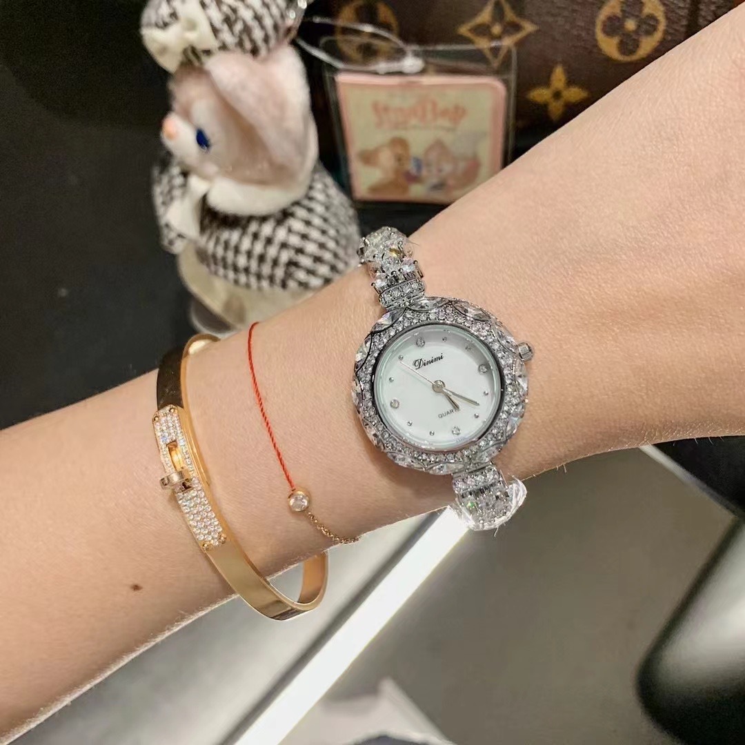 Relógio de pulseira feminino d - Luxury Watch Values avaliação e preço